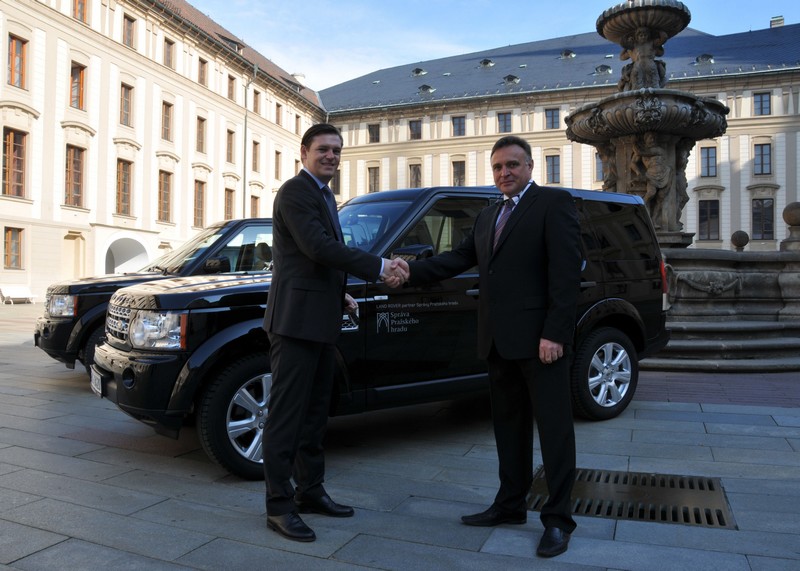 Land Rover zapůjčí Správě Pražského hradu čtyři vozy